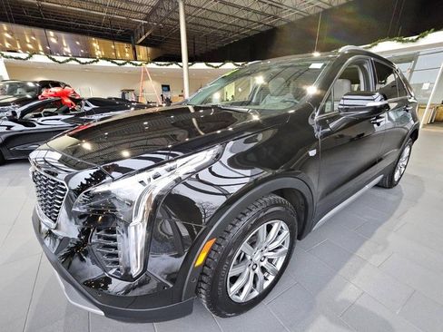 Used 2022 Cadillac XT4 Premium Luxury w/ Enhanced Visibility Package image 7