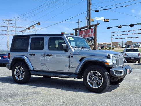 Used 2020 Jeep Wrangler Unlimited Sahara AWD/4WD image 24