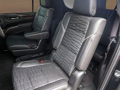 Certified 2023 Cadillac Escalade ESV Sport Platinum AWD/4WD image 26