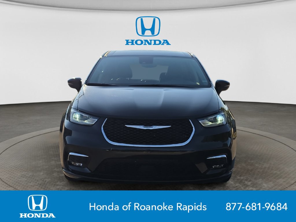 Used 2024 Chrysler Pacifica Touring-L FWD image 8
