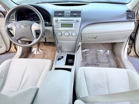 Used 2011 Toyota Camry LE image 13