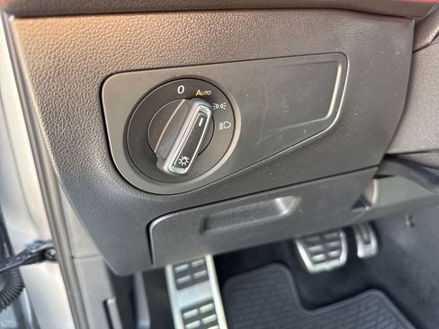 Certified 2023 Volkswagen Tiguan SE R-Line FWD image 19