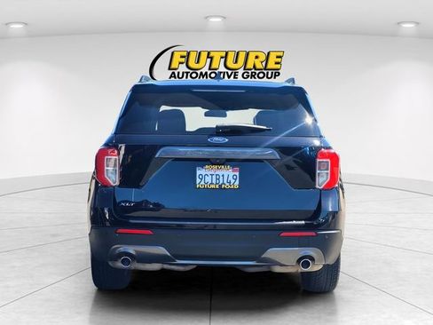 Certified 2021 Ford Explorer XLT w/ Equipment Group 202A RWD image 5
