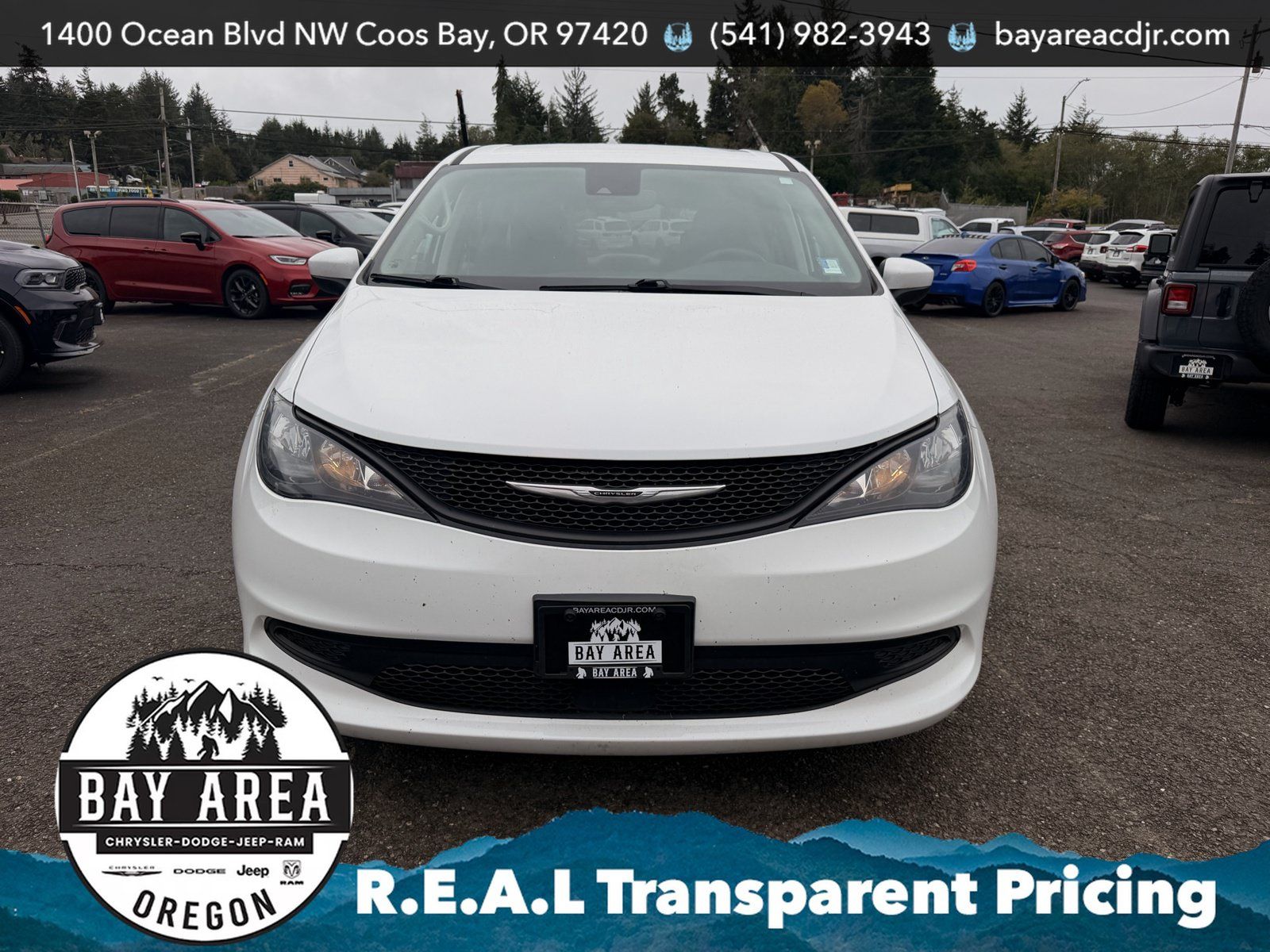 Used 2023 Chrysler Voyager LX FWD image 2