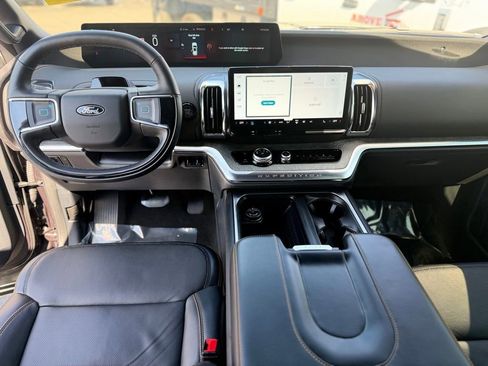 Used 2025 Ford Expedition Tremor AWD/4WD image 15