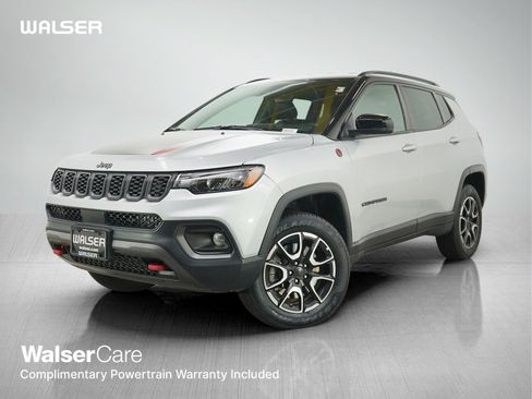 Used 2025 Jeep Compass Trailhawk AWD/4WD image 1