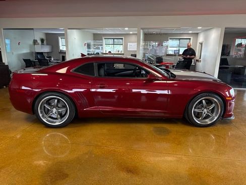 Used 2010 Chevrolet Camaro SS w/ RS Package RWD image 5