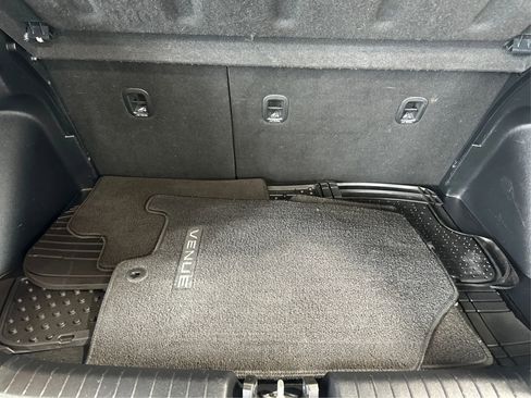 Used 2021 Hyundai Venue SEL image 14