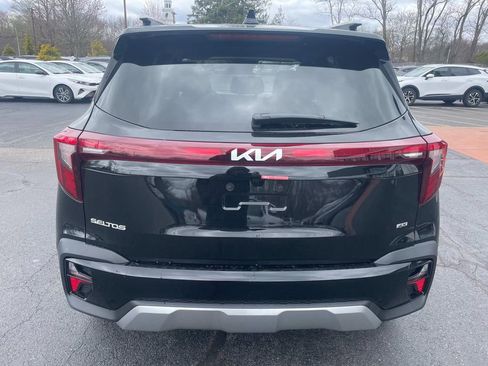 New 2025 Kia Seltos S image 3