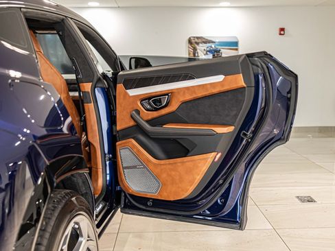 Used 2020 Lamborghini Urus AWD/4WD image 39