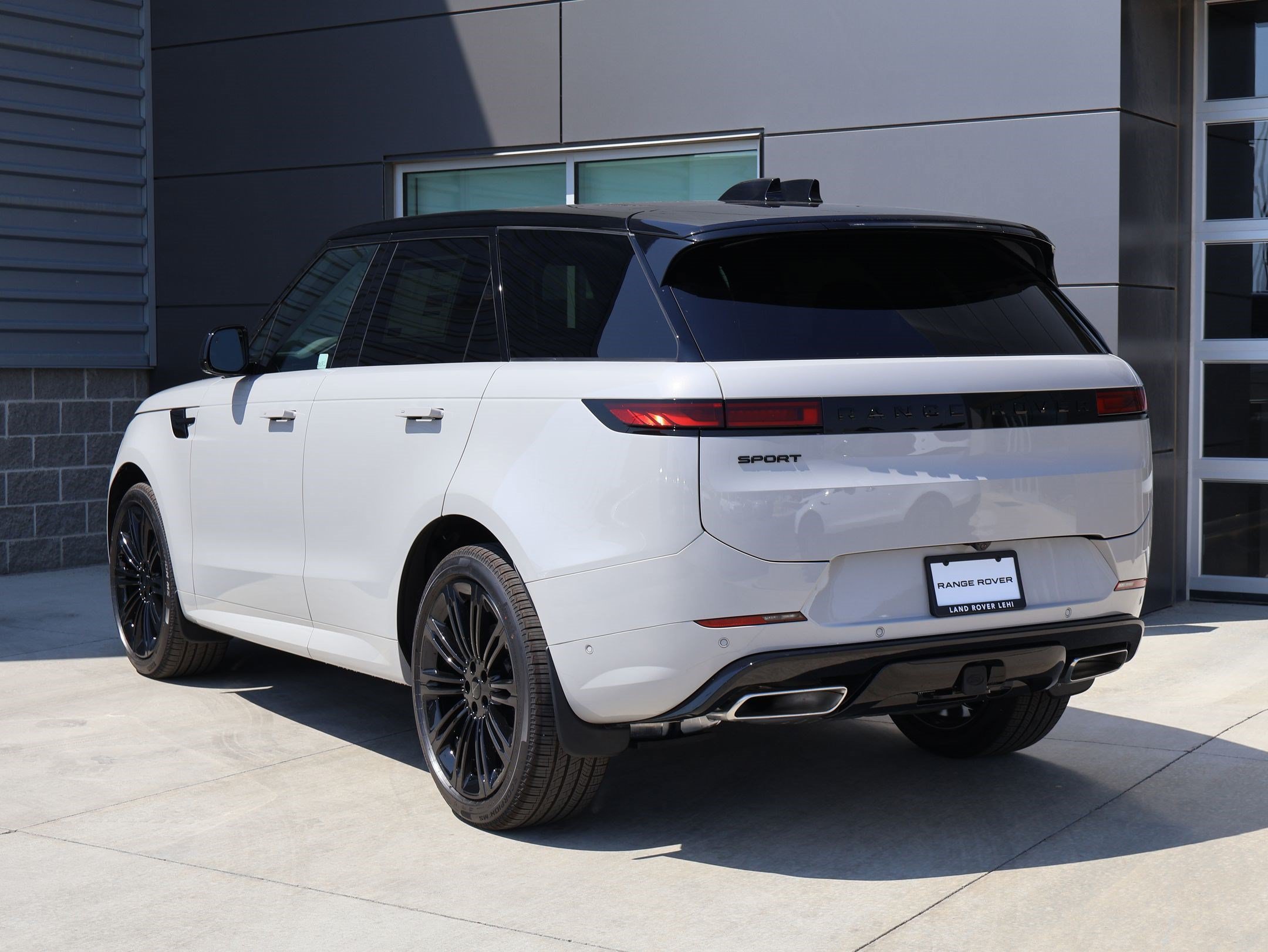 New 2026 Land Rover Range Rover Sport Dynamic SE AWD/4WD image 8