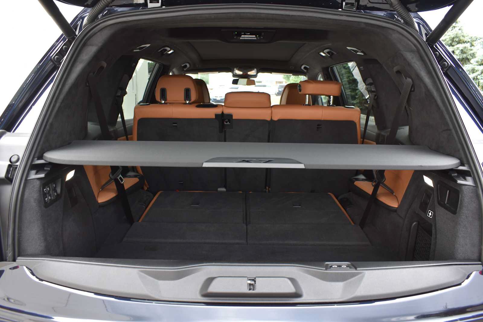 Used 2026 BMW X7 xDrive40i w/ M Sport Package AWD/4WD image 8