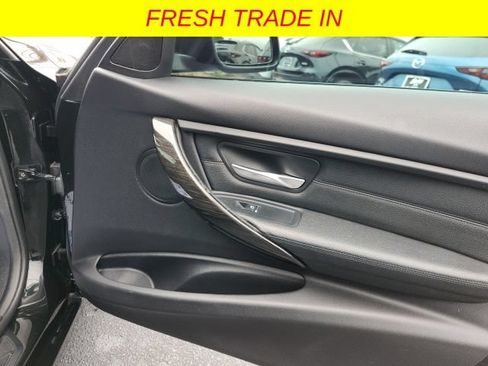 Used 2018 BMW 320i xDrive Sedan AWD/4WD image 25