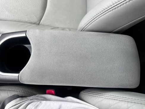 Used 2013 Toyota Prius Two FWD image 20