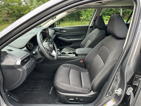 Certified 2024 Nissan Altima 2.5 SV w/ SV Premium Package AWD/4WD image 12