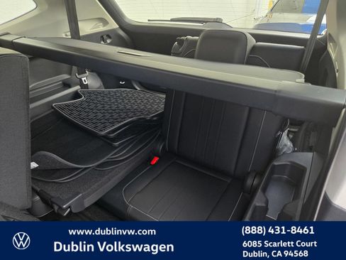 Certified 2023 Volkswagen Tiguan SE FWD image 13