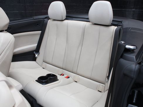 Used 2018 BMW 230i Convertible RWD image 38