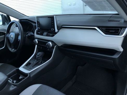 Used 2019 Toyota RAV4 XLE image 23