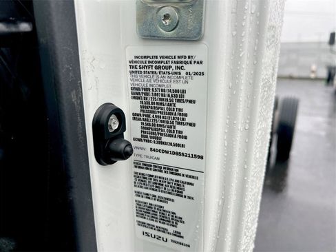 New 2025 Chevrolet Low Cab Forward image 18