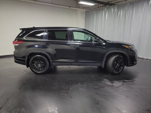 Used 2019 Toyota Highlander SE AWD/4WD image 9