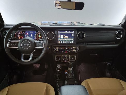 Used 2019 Jeep Wrangler Unlimited Sahara AWD/4WD image 13