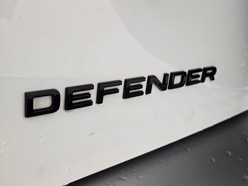 Certified 2022 Land Rover Defender 110 image 30