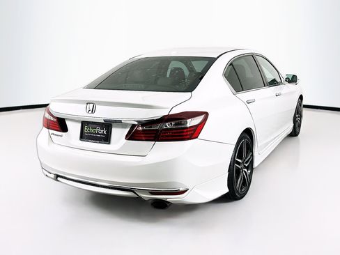 Used 2017 Honda Accord EX-L image 9