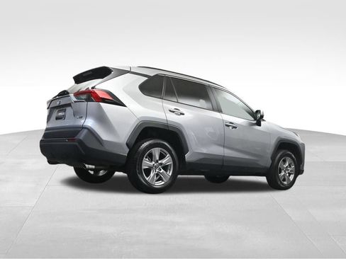 Used 2025 Toyota RAV4 XLE FWD image 28