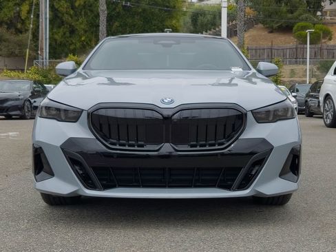 New 2027 BMW 550e xDrive w/ Executive Package AWD/4WD image 3