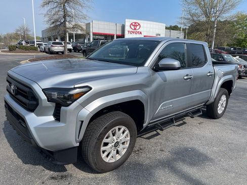 Used 2025 Toyota Tacoma SR5 image 1