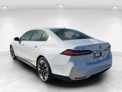 New 2026 BMW 530i xDrive w/ Premium Package AWD/4WD image 6