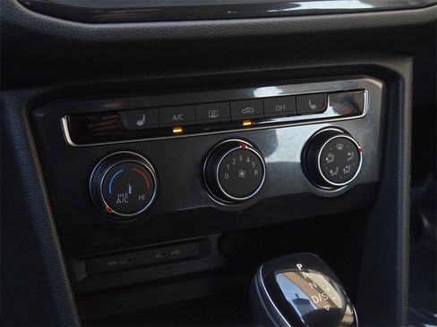 Used 2022 Volkswagen Tiguan S image 19