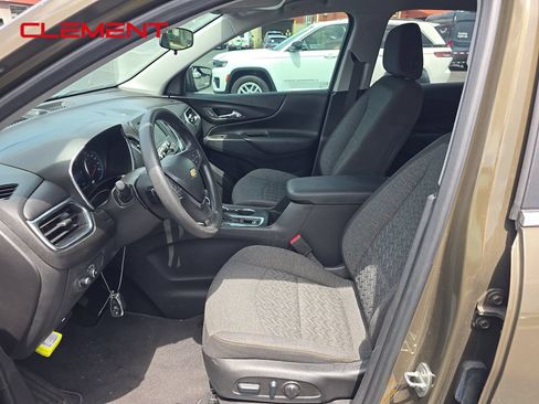 Used 2023 Chevrolet Equinox LT FWD image 3