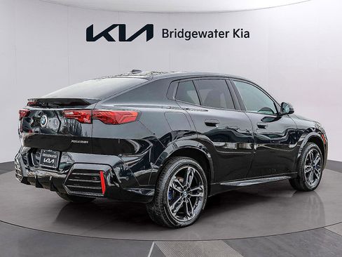 Used 2025 BMW X2 xDrive28i AWD/4WD image 6
