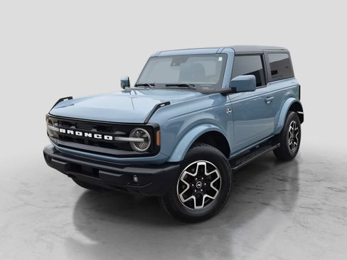 Used 2023 Ford Bronco Outer Banks AWD/4WD image 1