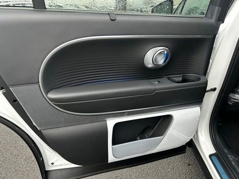 New 2026 Hyundai Ioniq 9 Limited image 13