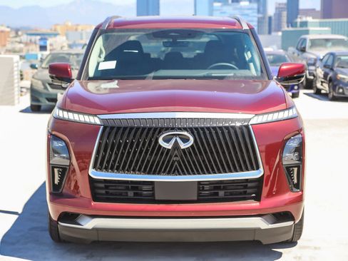 New 2025 INFINITI QX80 Luxe image 2
