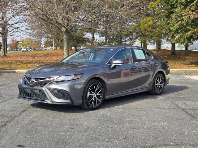 Certified 2022 Toyota Camry SE w/ Convenience Package FWD image 2