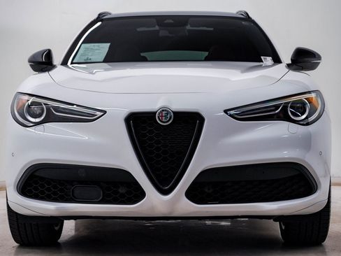 Used 2023 Alfa Romeo Stelvio Veloce image 6