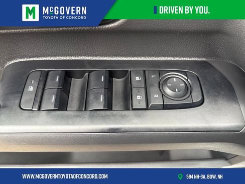 Used 2025 Toyota Tacoma SR5 AWD/4WD image 41
