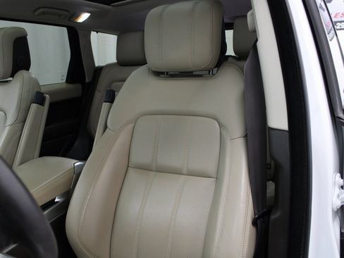 Used 2019 Land Rover Range Rover Sport HSE image 16