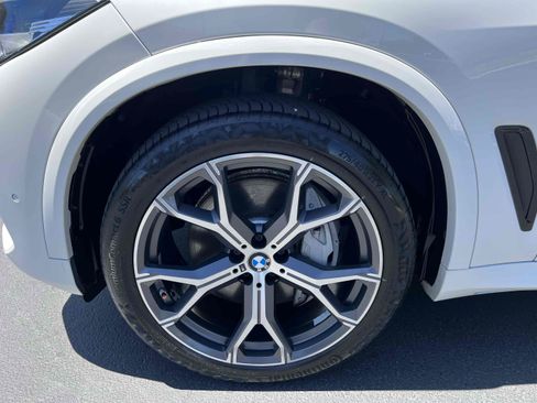 Used 2019 BMW X5 xDrive50i w/ M Sport Package AWD/4WD image 52