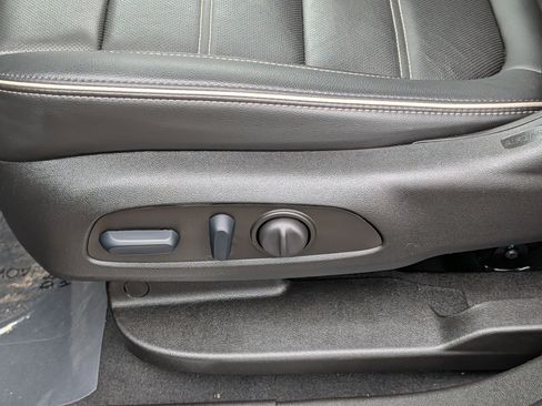 Used 2023 GMC Acadia Denali w/ Black Diamond Edition image 21