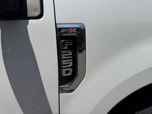Used 2021 Ford F250 XL w/ STX Appearance Package AWD/4WD image 19