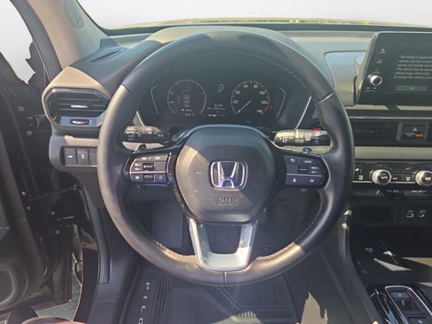 Certified 2024 Honda Pilot Touring image 10