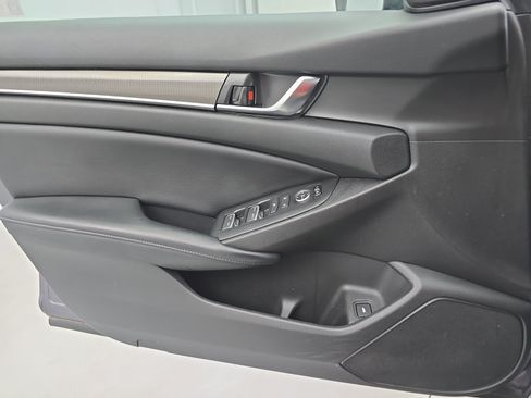 Used 2018 Honda Accord Sport image 26