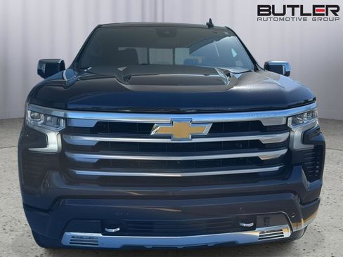 Used 2023 Chevrolet Silverado 1500 High Country w/ Technology Package image 7