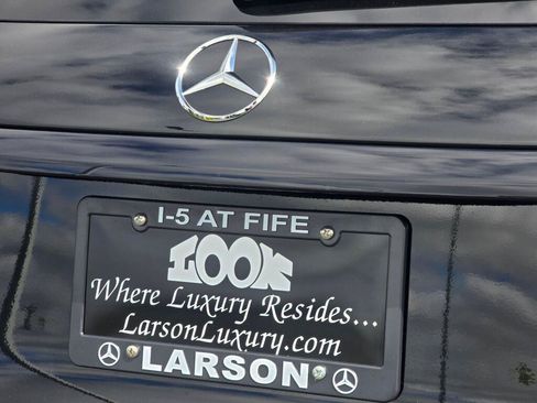 Used 2025 Mercedes-Benz GLC 300 4MATIC image 31