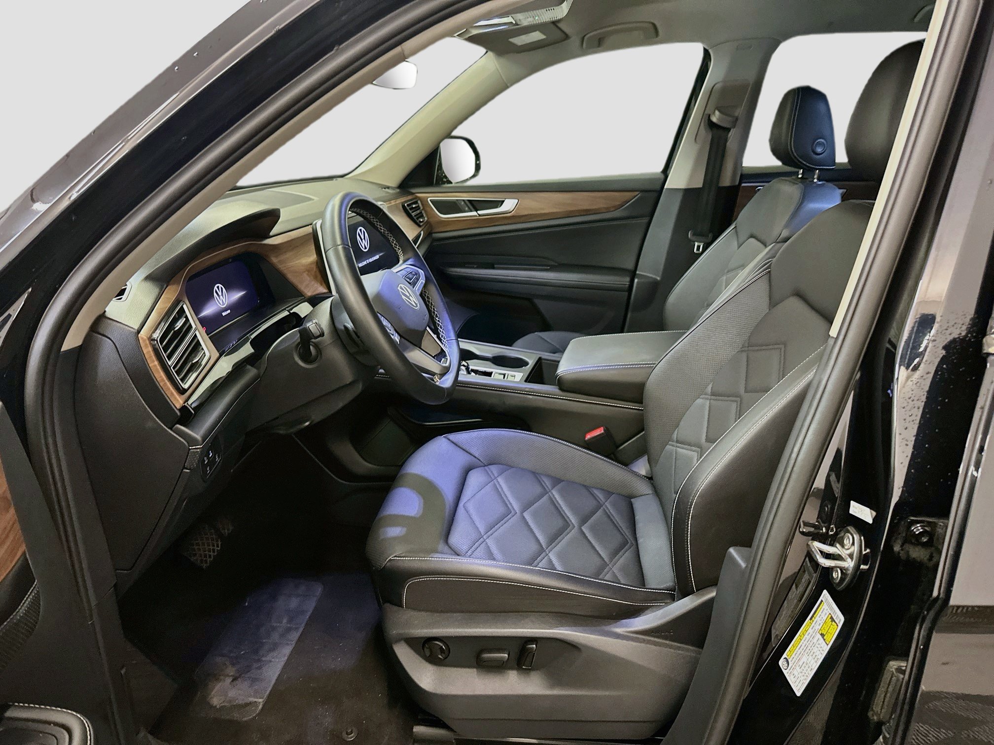 Used 2026 Volkswagen Atlas SE AWD/4WD image 13