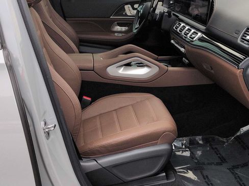 Used 2024 Mercedes-Benz GLS 450 4MATIC image 24